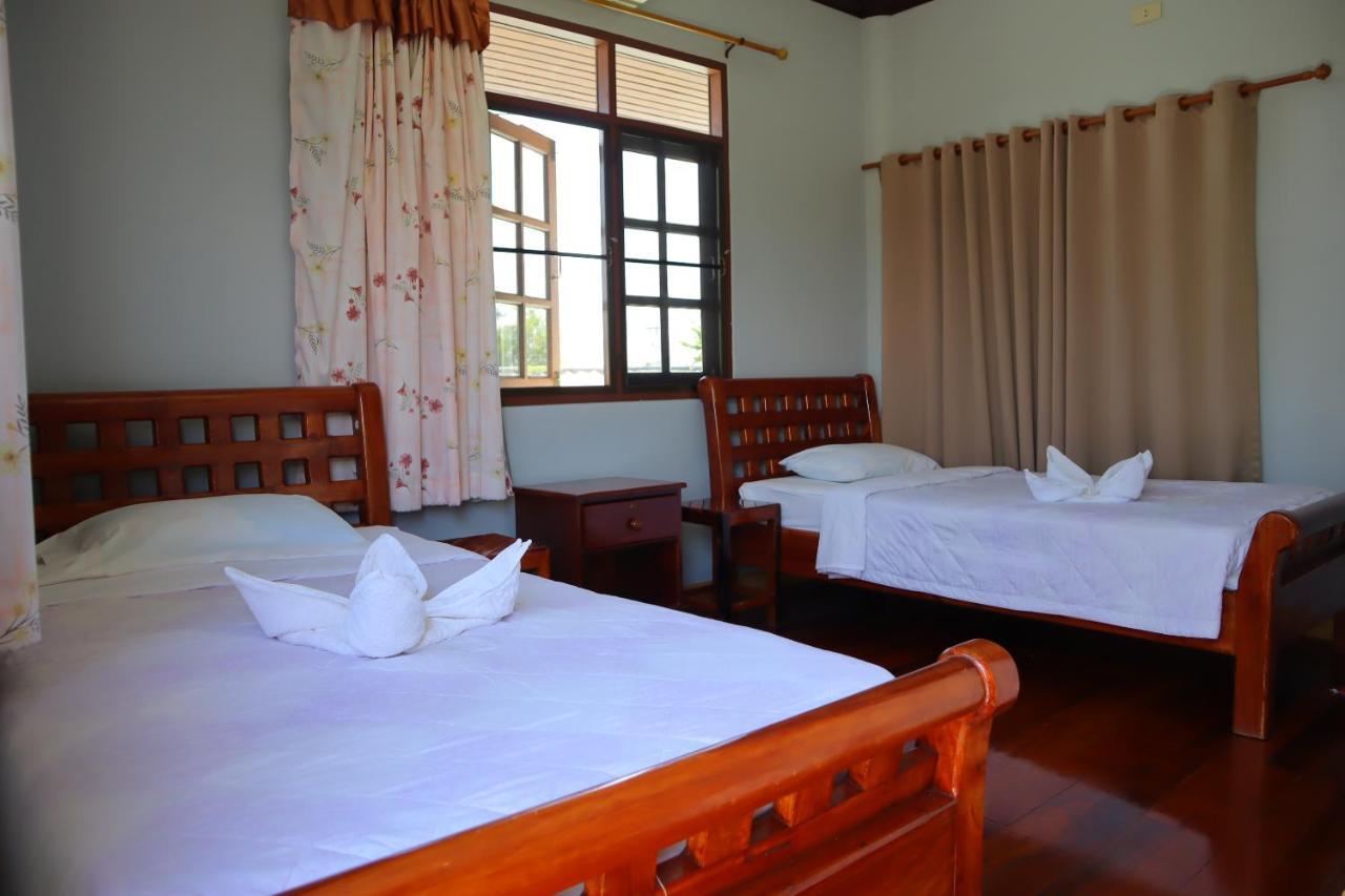 Ban Sulada Guest House Laem Ngop Buitenkant foto