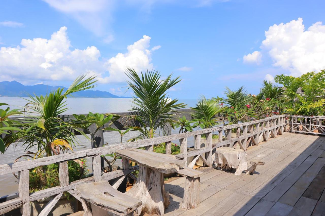Ban Sulada Guest House Laem Ngop Buitenkant foto