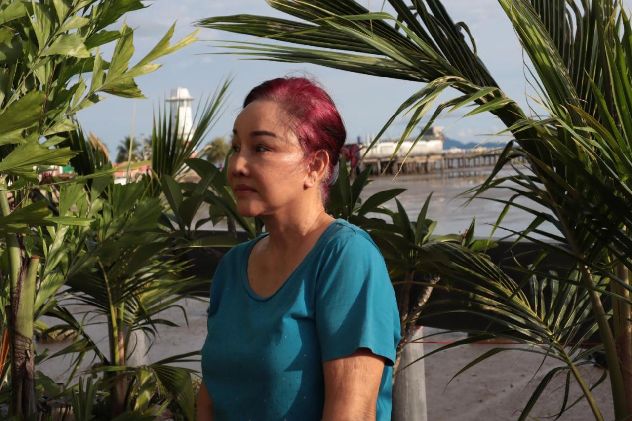 Ban Sulada Guest House Laem Ngop Buitenkant foto