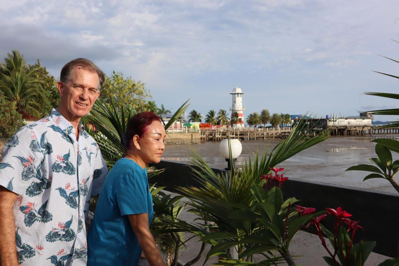 Ban Sulada Guest House Laem Ngop Buitenkant foto