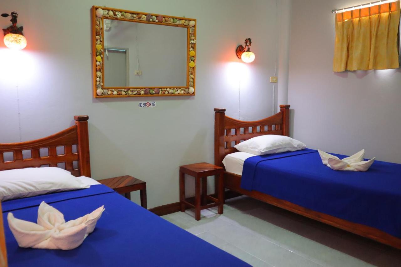 Ban Sulada Guest House Laem Ngop Buitenkant foto