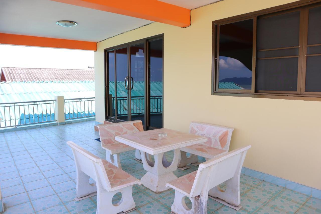 Ban Sulada Guest House Laem Ngop Buitenkant foto