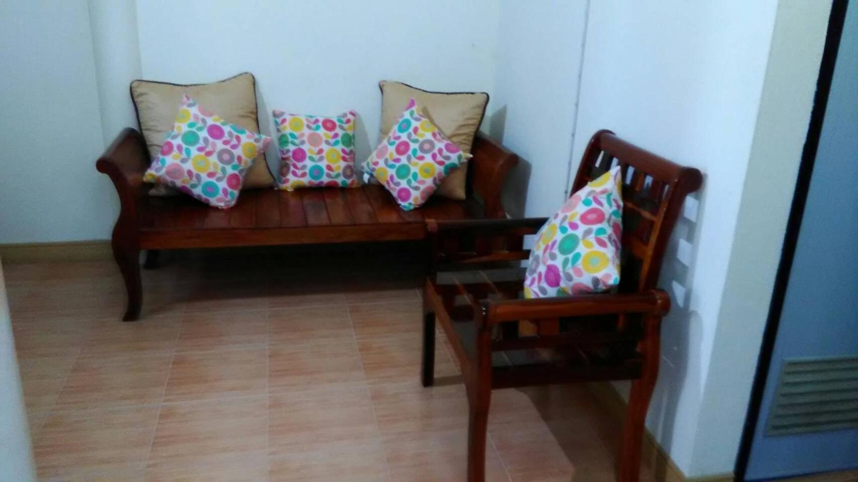 Ban Sulada Guest House Laem Ngop Buitenkant foto