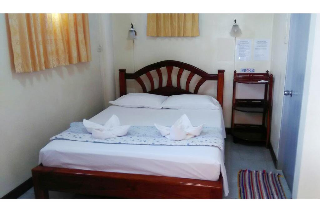 Ban Sulada Guest House Laem Ngop Buitenkant foto